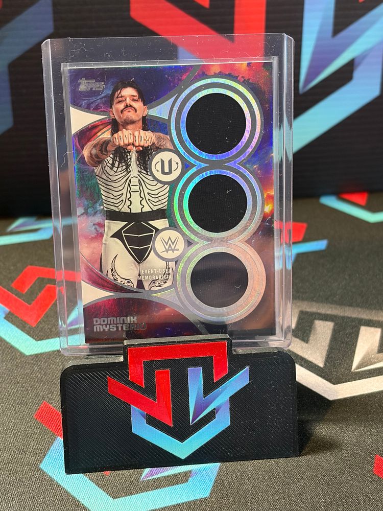 Dominik Mysterio Universe Relic imagen 1